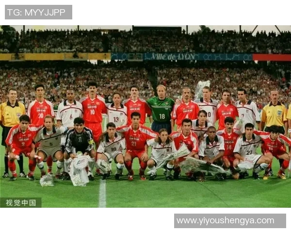 与国际足球巨星亲密合影的难忘时刻和背后故事分享