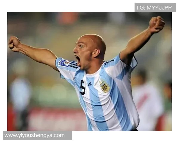 从绿茵场到街头巷尾足球明星化身普通人的奇幻旅程 从绿茵场到街头巷尾足球明星化身普通人的奇幻旅程