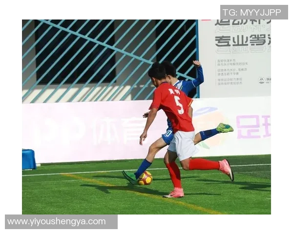 杭州足球队在全国锦标赛中以90分稳居积分榜首位，展现强劲实力